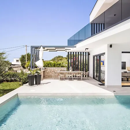 Villa Bb Near Rovinj By Interhome Bale